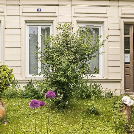 Le Cosy Dampierre Apartment